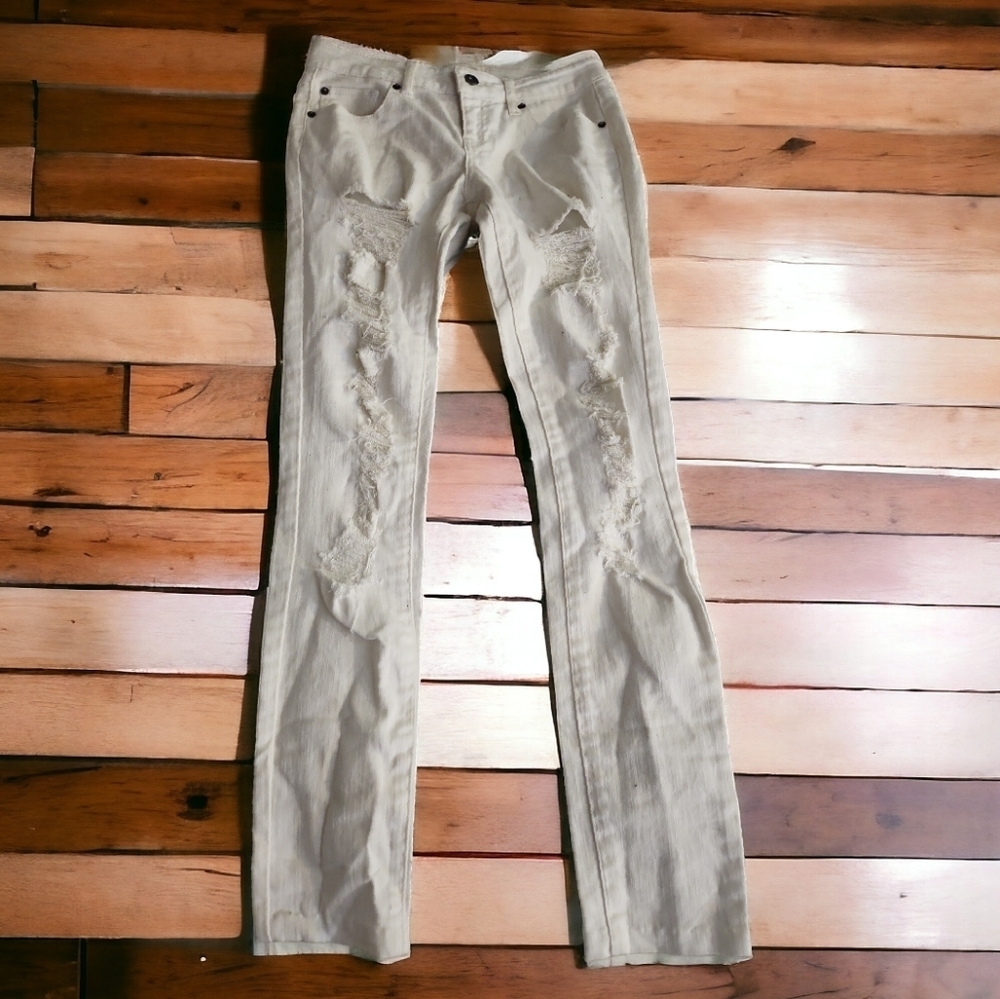 Y2K - F21 SZ 25 White Denim Distressed Petite Skinny Jeans